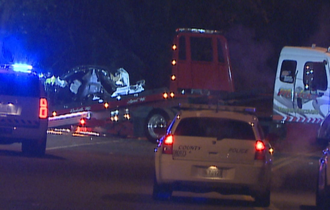 Car crash kills 2 people in Md.